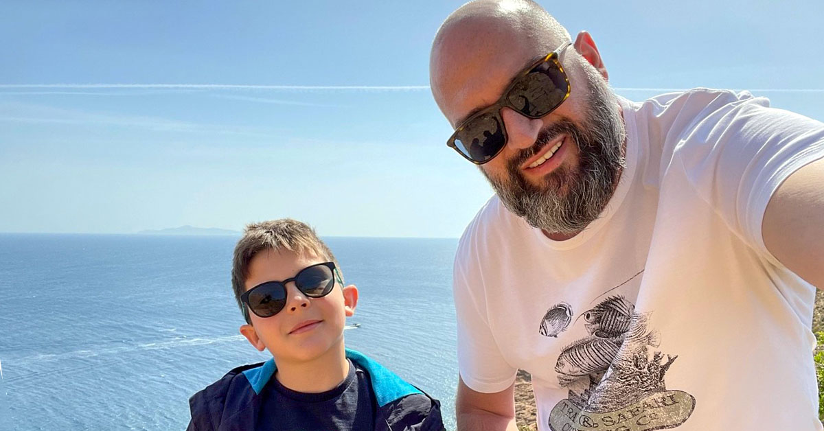 photo of iliyan vutov a telerik academy upskill devops lead trainer with his son